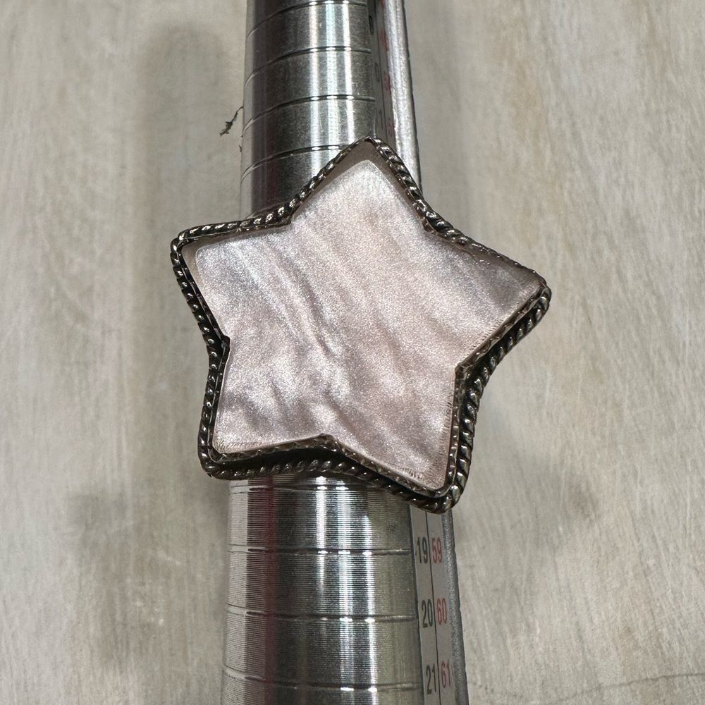 PINK Shell Star Ring - Picture 4 of 5